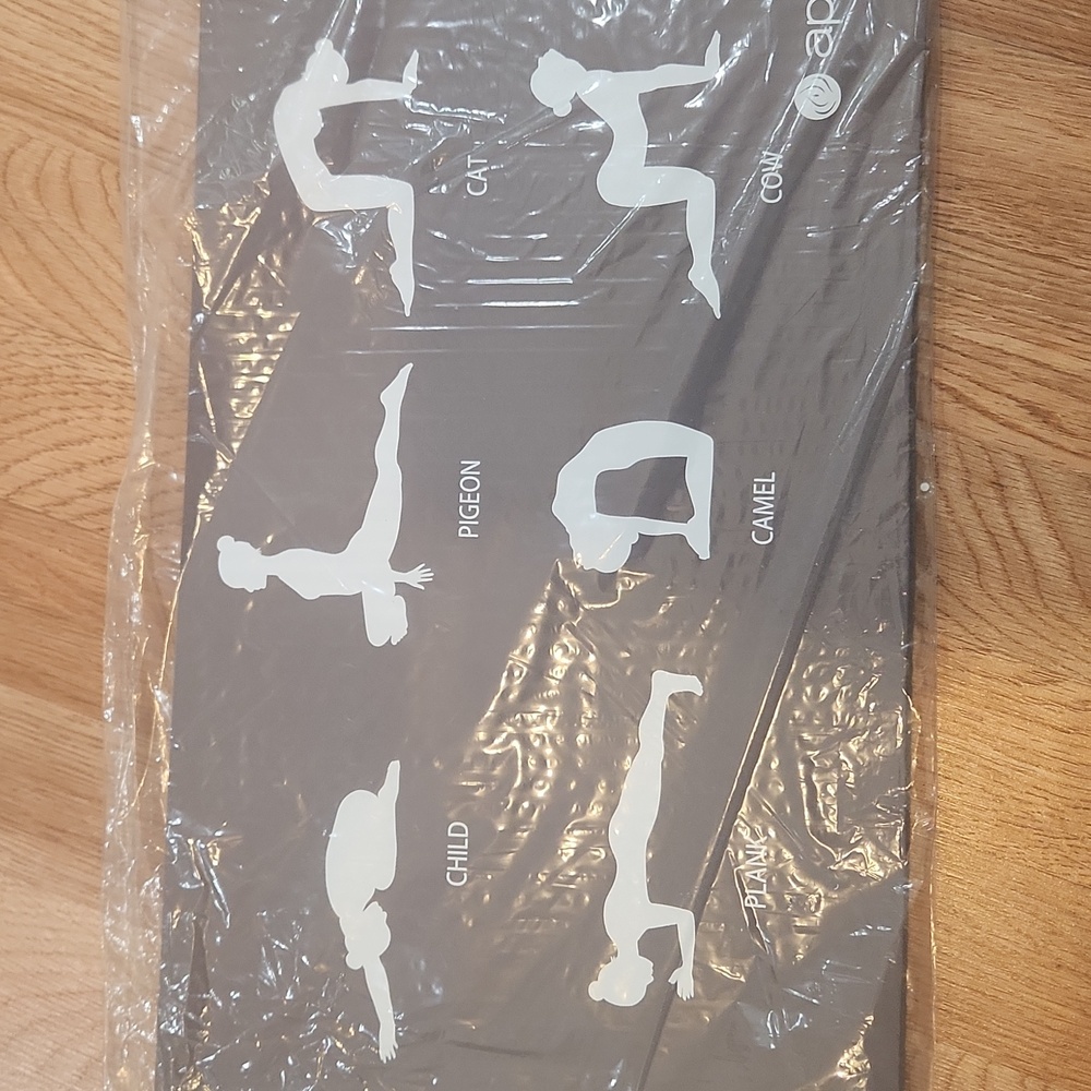 New Small Yoga Mat - Picture 4 of 4